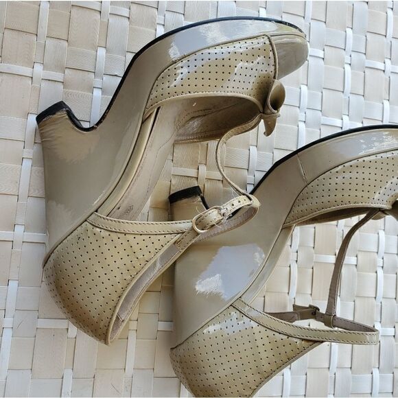 Tod's Patent Leather Heel Wedges  37 - Picture 5 of 8